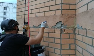 Обследование фасада здания в Шахтах в октябре